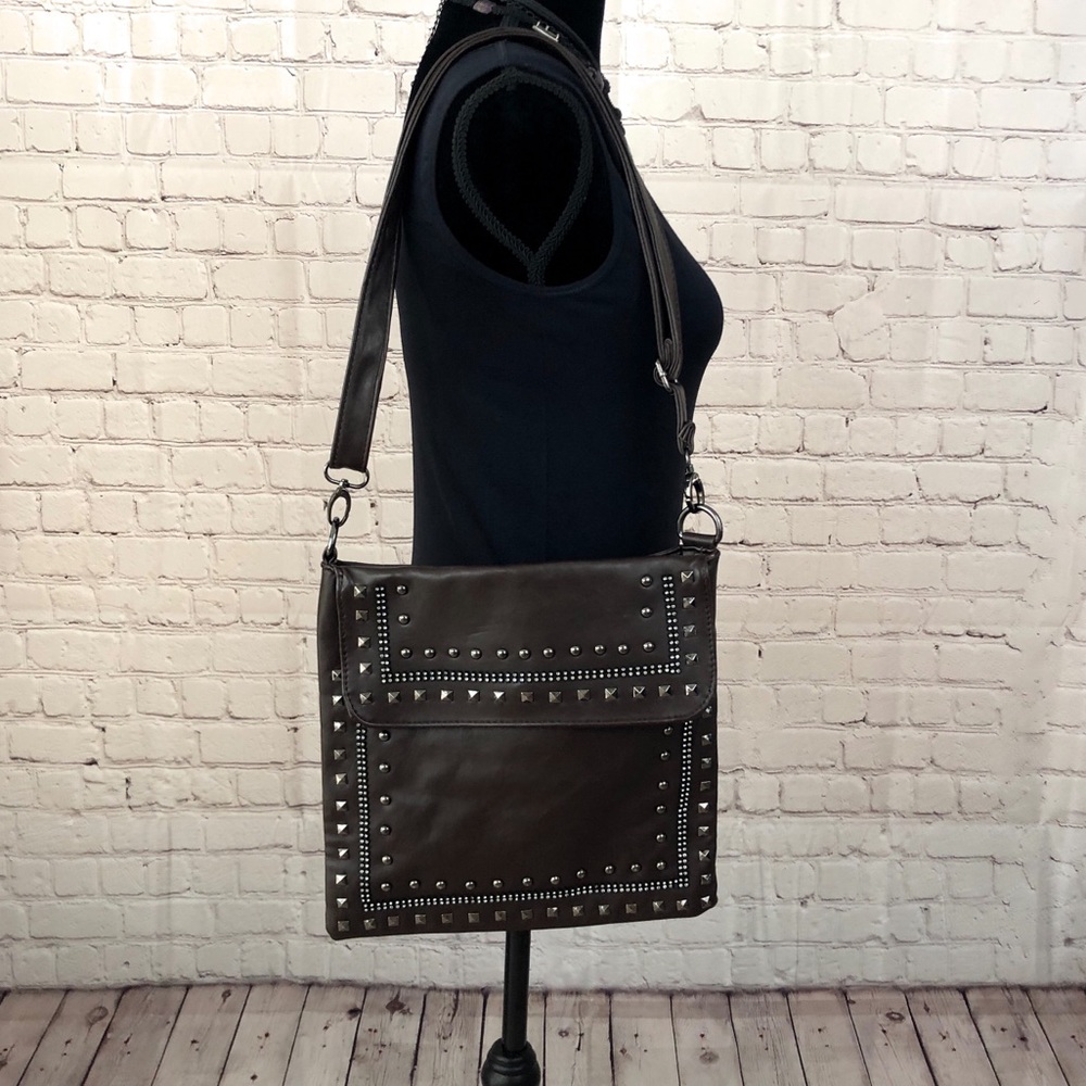 👜 Chocolate Brown Bronze Studded Crossbody Bag